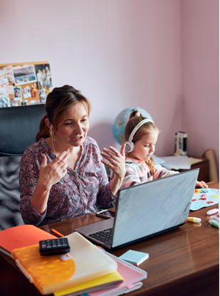 Maman télétravaille