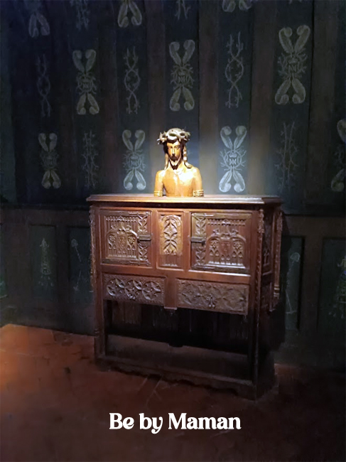 chateau chenon indre et loire france cheminee royale mobilier bois sculpture tenture artiste bebymaman