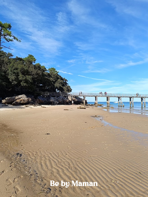 noirmoutier plagre vacances bord de mer ciel bleu pont paysage nature ocean ile noirmoutier plagre vacances bord de mer ciel bleu pont paysage nature ocean ile