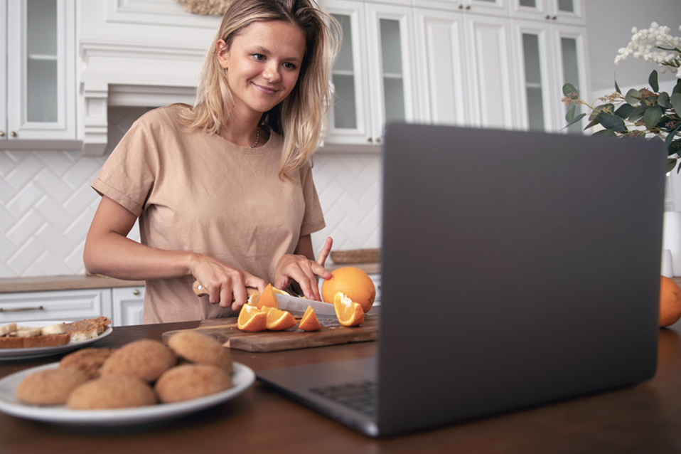 travail side hustle teletravail cuisine blog influenceuse complement de revenu