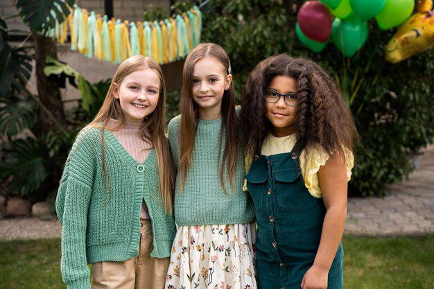 enfants s amusent fete theme jungle 23 21494316212950352089769343908