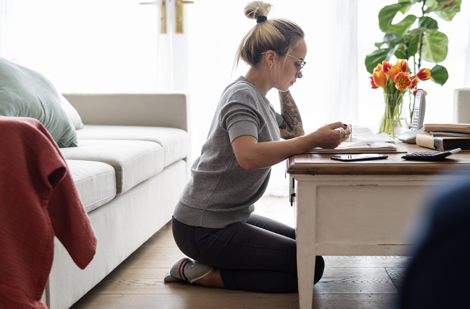 femme workwoman travail maison stress teletravail carriere