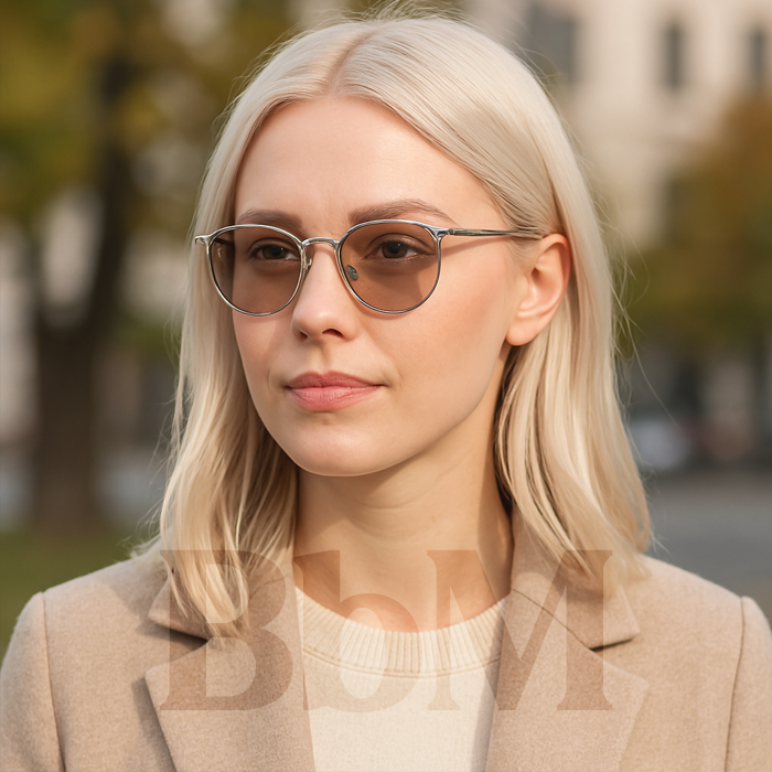 femme lunettes de vue photochromiques solaire mode lifestyle tendance blonde polaire look