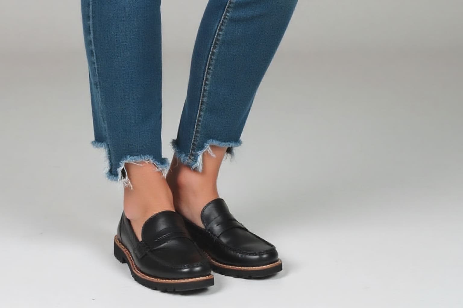 jeans look casual femme jeans dechire mocassin chaussure plate mode bebymaman