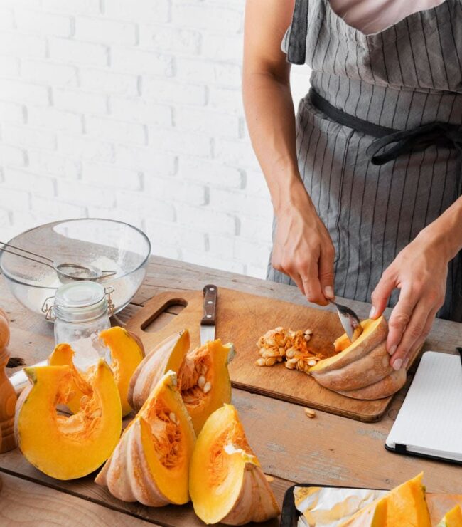 Préparation de recettes d’automne au potiron – cuisine cocooning et fait maison pour soirées pluvieuses