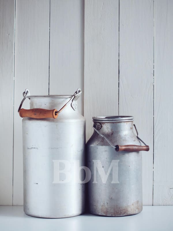 pot a lait vintage idee decoration maison rustique chic campagne elegant amengement interieur bebymaman Pots à lait anciens en métal patiné, décoration rustique chic et esprit maison de campagne