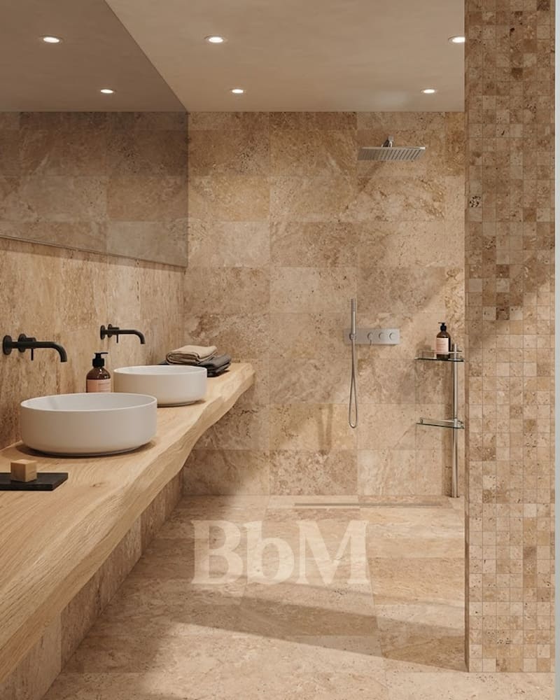 salle de bain travertin chene double vasque bebymaman Salle de bain en travertin avec double vasque et plan en bois naturel