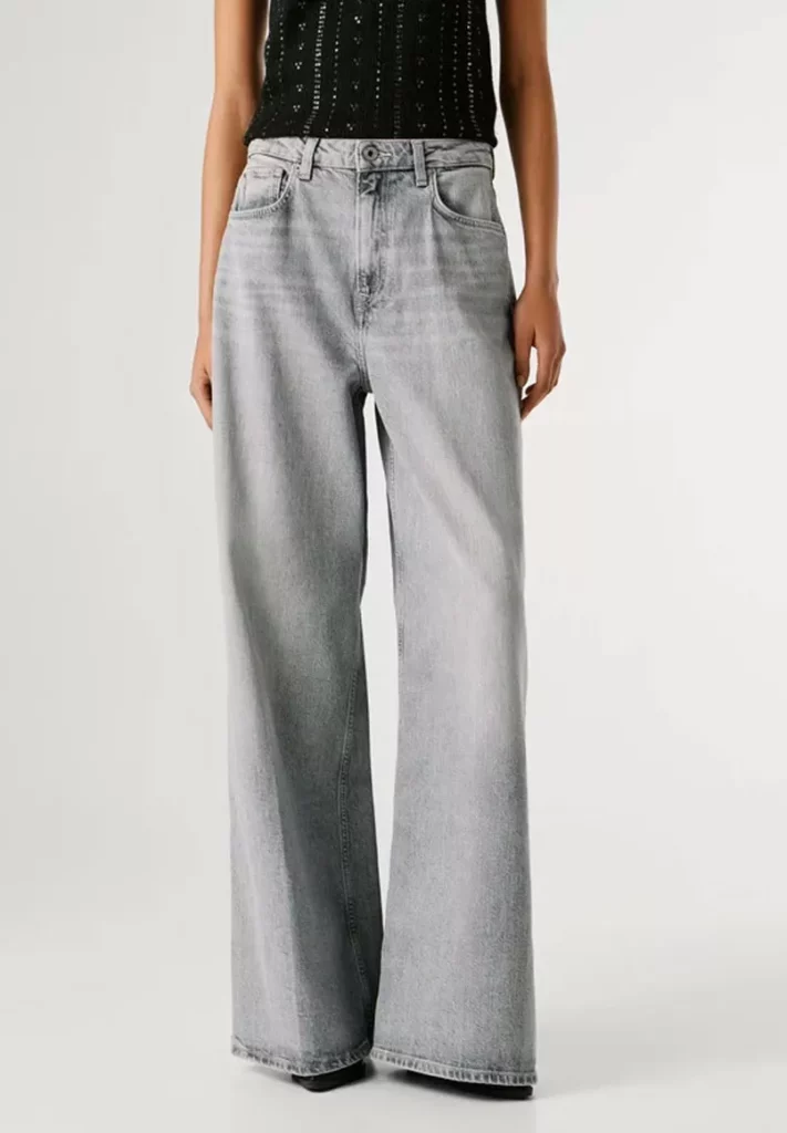 pepe jeans jeans wide leg bebymaman Jean wide leg Pepe Jeans Jaimy gris clair taille haute avec coupe ample, idéal pour un look automne-hiver élégant et contemporain.