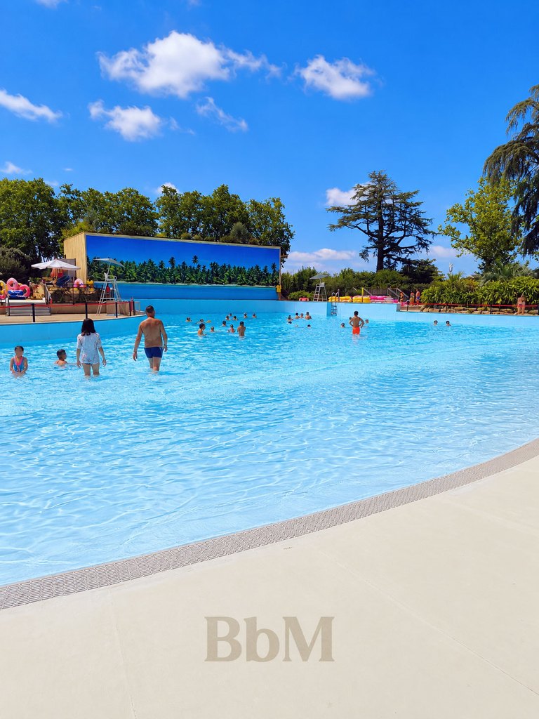 waligator agen piscine a vague Piscine à vagues Aqualigator au parc Walygator Sud-Ouest
